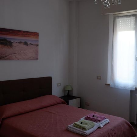 Appartamento Fronte Mare Falconara Marittima Exterior foto