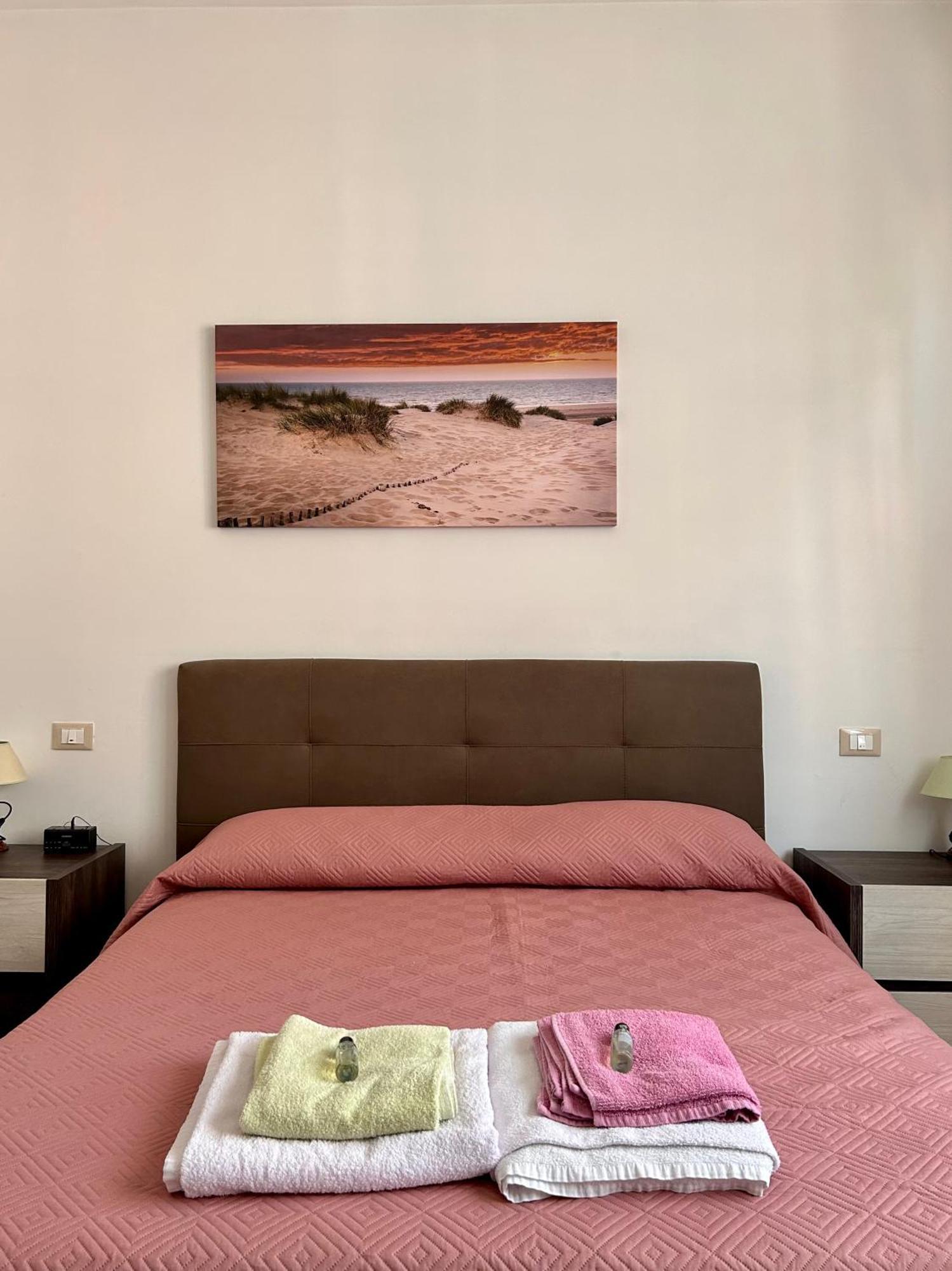 Appartamento Fronte Mare Falconara Marittima Exterior foto